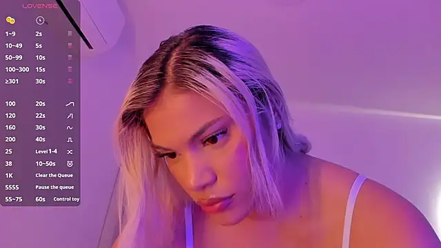 Snapshot of Shelynna_azzul chatting on March 4, 2025, 7:43 pm Shelynna azzul online show from March 4, 2025, 7:43 pm