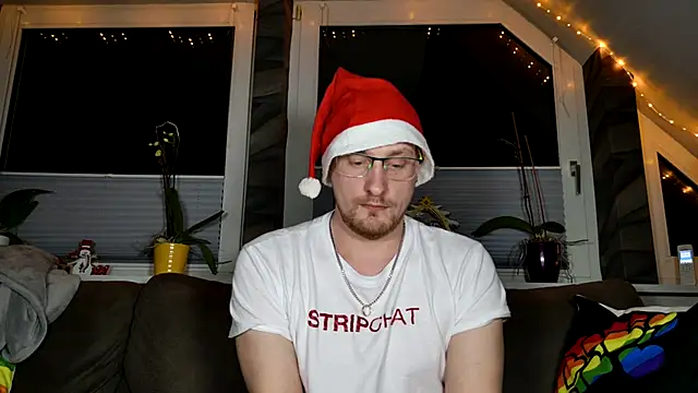 Relsxboy online show from December 18, 2024, 5:10 pm