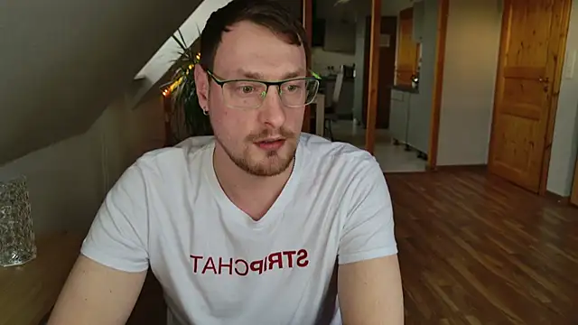 Relsxboy online show from March 14, 2025, 5:02 pm