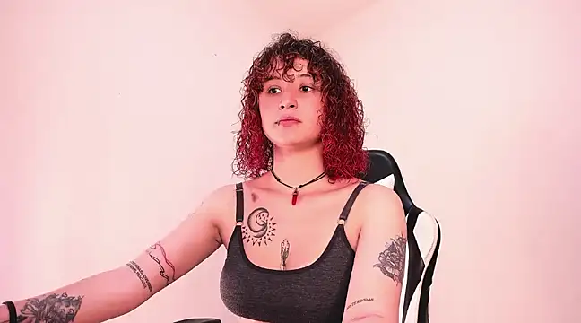 Snapshot of valent_27 chatting on February 20, 2025, 3:45 am valent 27 online show from February 20, 2025, 3:45 am