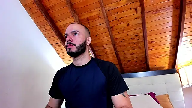 Tom Bailey online show from December 1, 2025, 12:39 pm