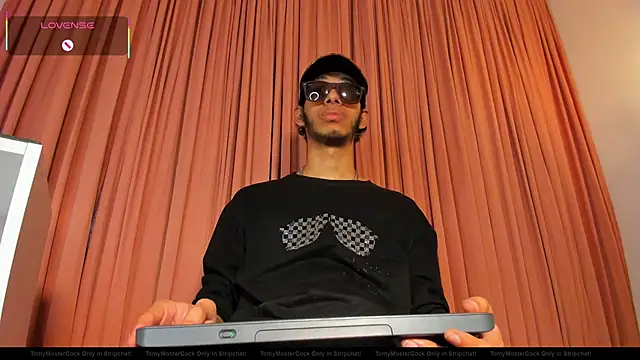 Snapshot of TomyMosterCock chatting on November 26, 2025, 7:58 pm TomyMosterCock online show from November 26, 2025, 7:58 pm