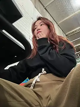 Emily 9xx online show from December 23, 2024, 7:28 am