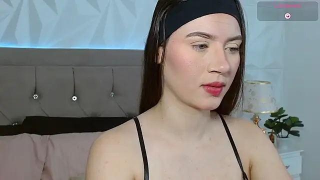 Gwen drew online show from November 8, 2025, 12:52 pm