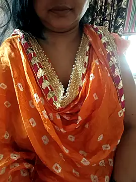 cuteyqueen online show from September 29, 2025, 4:19 am