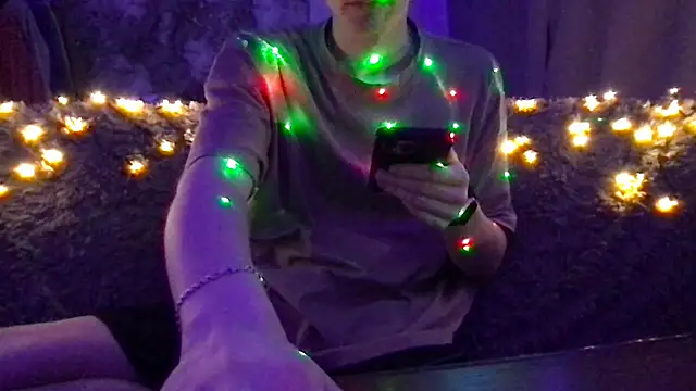 max o max42 online show from February 23, 2025, 6:12 pm