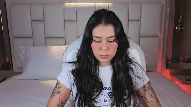 Snapshot of JessyEvans chatting on January 17, 2026, 7:28 pm JessyEvans online show from January 17, 2026, 7:28 pm