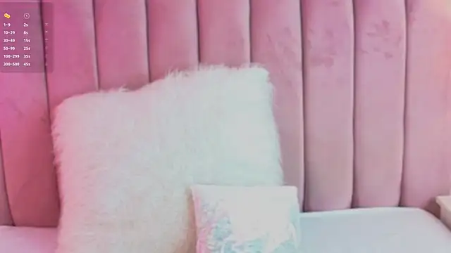 KimberlyCutee online show from July 16, 2026, 7:44 pm