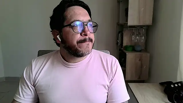 OsoMaduro12 online show from February 11, 2026, 2:17 pm