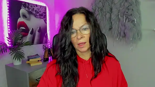 HelenLuxx online show from October 16, 2025, 5:38 am