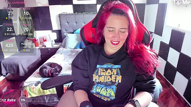 Snapshot of Ursula_fire chatting on October 17, 2025, 9:27 pm Ursula fire online show from October 17, 2025, 9:27 pm