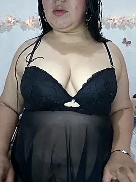 keterinjones--11 online show from November 26, 2025, 2:00 am