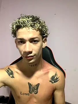 mateodeamjo online show from November 10, 2025, 11:43 pm