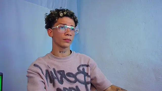 mateodeamjo online show from April 15, 2026, 4:18 am