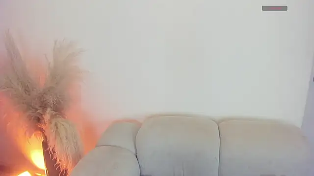 1m dalhia online show from April 13, 2026, 9:08 pm