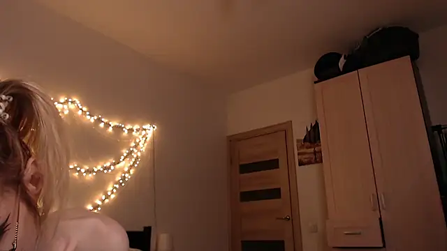 amber quell here online show from February 9, 2025, 5:22 pm