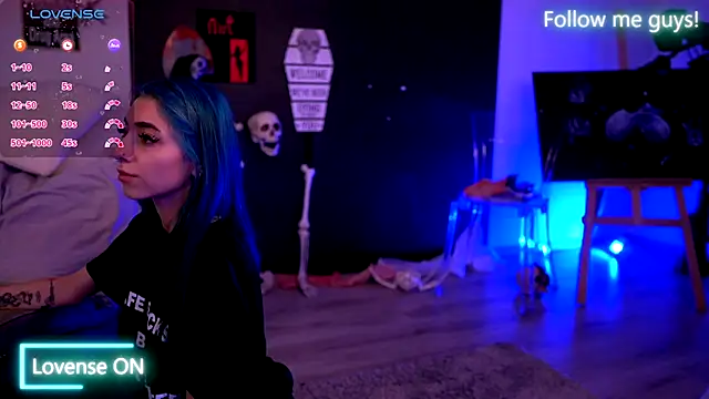 AriaVoss online show from October 13, 2025, 9:05 pm