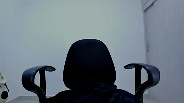 Amelia Debora Antonella online show from March 6, 2026, 1:39 pm