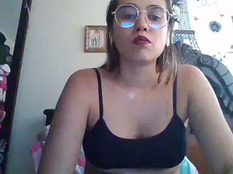 trianabell online show from March 21, 2025, 7:57 pm