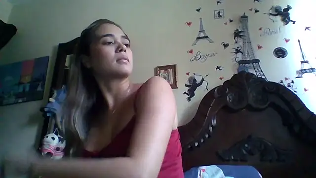 trianabell online show from October 29, 2025, 5:23 pm