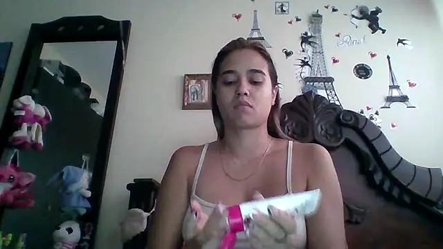 trianabell online show from October 8, 2025, 4:40 pm