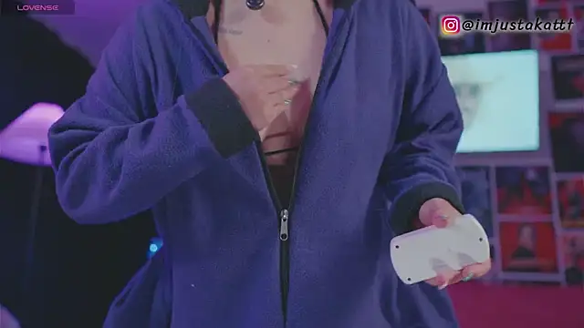 sensualkattt online show from January 8, 2026, 1:22 am