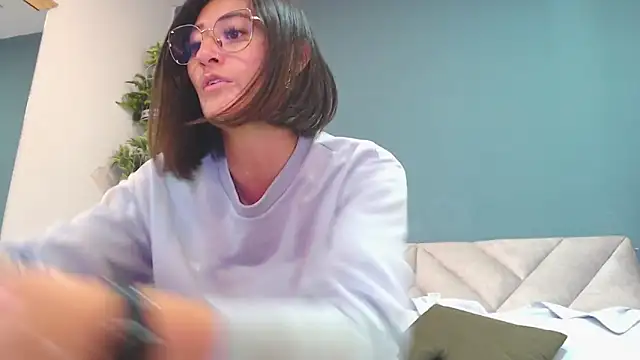 SharisWillian online show from November 3, 2025, 3:45 am