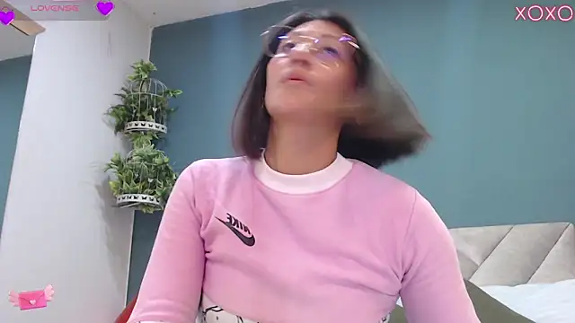 SharisWillian online show from September 19, 2025, 3:54 am