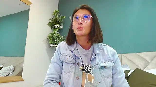 SharisWillian online show from November 7, 2025, 3:55 am