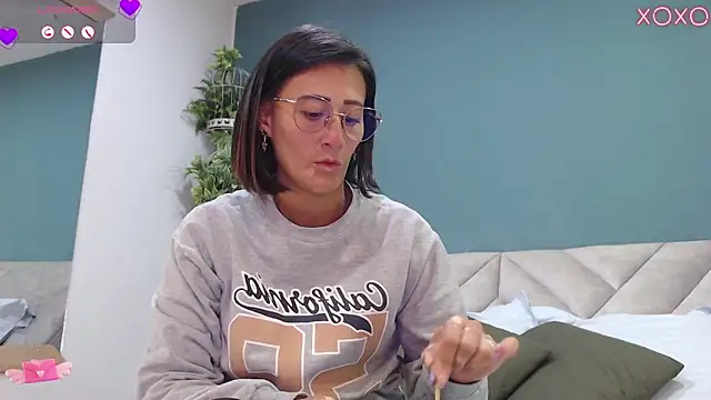 SharisWillian online show from September 30, 2025, 3:45 am