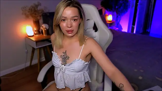 Lily Yin online show from January 18, 2026, 1:36 pm