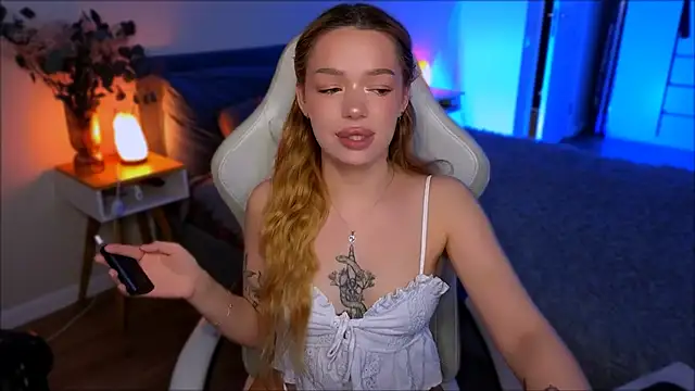 Lily Yin online show from June 23, 2026, 5:49 am