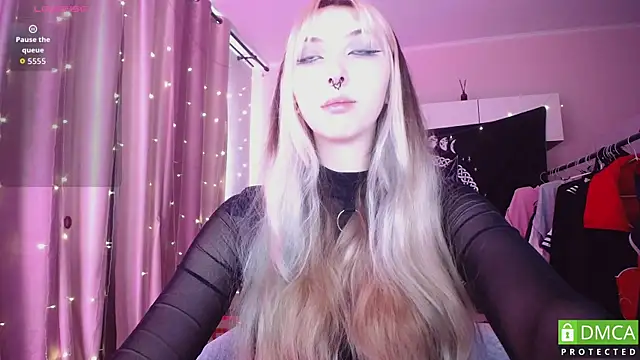 Snapshot of JustMeowGirl chatting on July 13, 2026, 5:51 am JustMeowGirl online show from July 13, 2026, 5:51 am