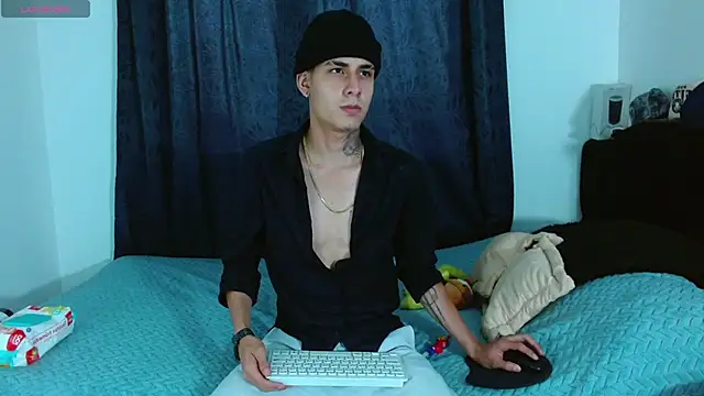 Bastiaan 28 online show from December 22, 2025, 10:32 pm