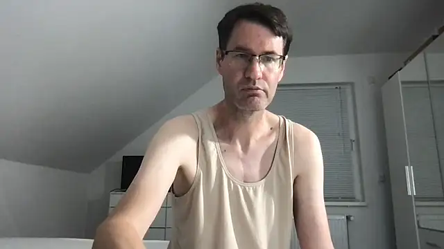Snapshot of zxzx_cam1 chatting on September 12, 2025, 3:23 pm zxzx cam1 online show from September 12, 2025, 3:23 pm