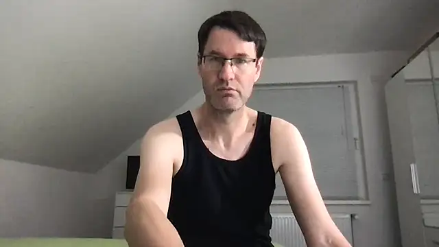 Snapshot of zxzx_cam1 chatting on February 9, 2025, 4:50 pm zxzx cam1 online show from February 9, 2025, 4:50 pm