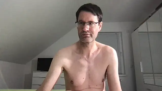 Snapshot of zxzx_cam1 chatting on February 21, 2025, 4:59 pm zxzx cam1 online show from February 21, 2025, 4:59 pm