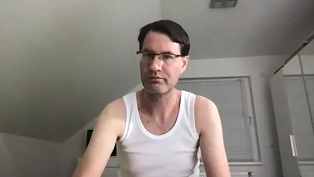 Snapshot of zxzx_cam1 chatting on March 9, 2025, 9:57 pm zxzx cam1 online show from March 9, 2025, 9:57 pm