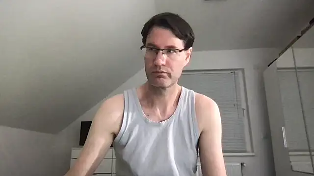 Snapshot of zxzx_cam1 chatting on March 21, 2025, 4:40 pm zxzx cam1 online show from March 21, 2025, 4:40 pm