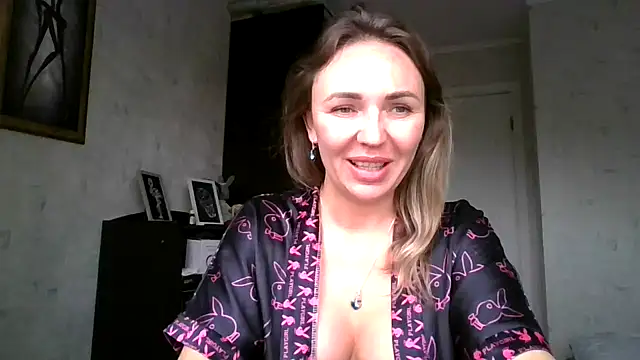 Snapshot of AngelinaLove28 chatting on September 28, 2025, 6:42 am AngelinaLove28 online show from September 28, 2025, 6:42 am