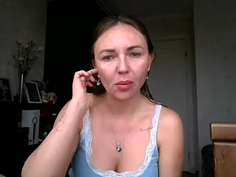 AngelinaLove28 online show from October 14, 2025, 6:14 am