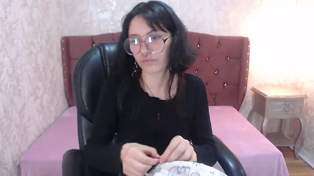 charlottemoonxz online show from March 6, 2025, 5:33 pm