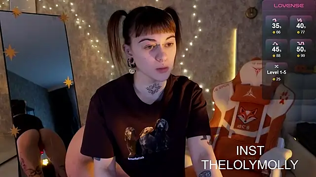 Snapshot of LolyMolli chatting on November 22, 2025, 10:58 am LolyMolli online show from November 22, 2025, 10:58 am