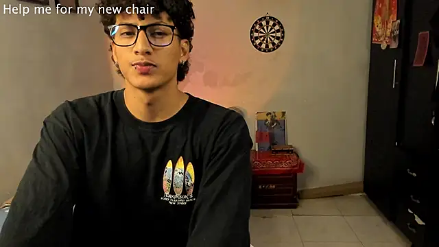 Snapshot of Ivano_joness chatting on March 22, 2025, 4:56 am Ivano joness online show from March 22, 2025, 4:56 am