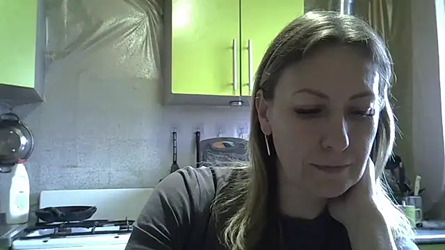 AshleyXHoney online show from April 17, 2026, 6:38 am