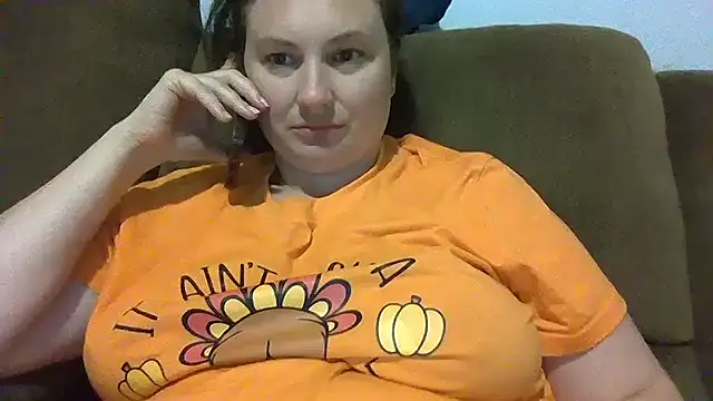 MilfyMrsRobinson online show from November 12, 2025, 12:42 pm