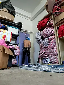 2tomka52052sex online show from September 10, 2025, 1:15 am