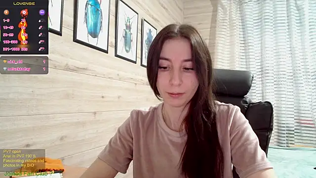 Wowpornoo online show from March 5, 2025, 5:29 pm