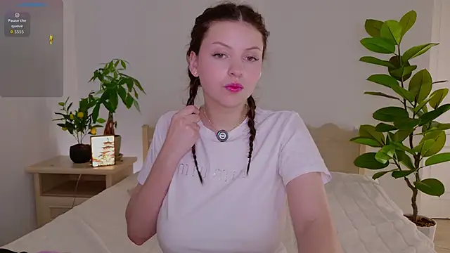 Snapshot of pusichka chatting on December 5, 2025, 10:47 am pusichka online show from December 5, 2025, 10:47 am