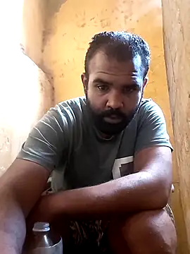 ListedLoin online show from November 11, 2025, 1:39 pm